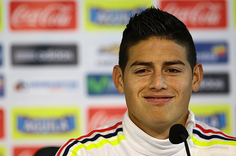 Lächelt leicht gequält: James Rodriguez.