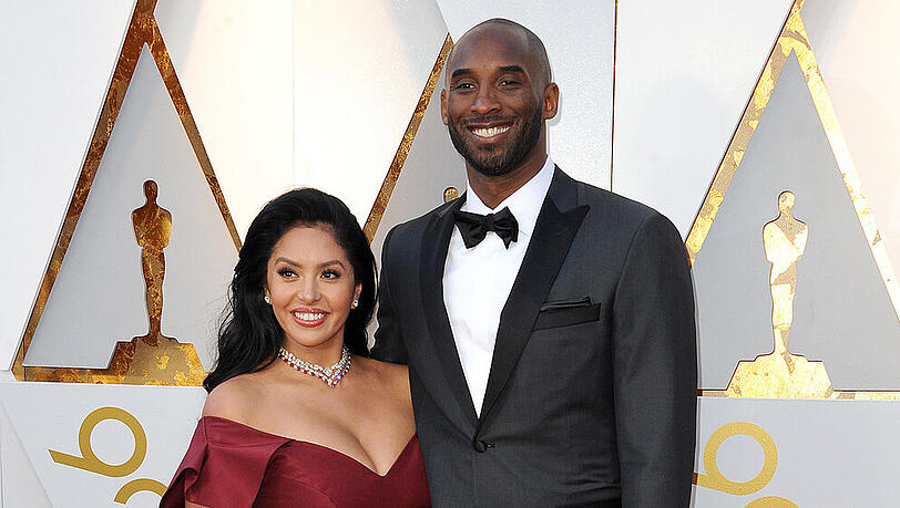 Vanessa und Kobe Bryant posieren bei der Oscar-Verleihung 2018 Vanessa und Kobe Bryant posieren bei der Oscar-Verleihung 2018