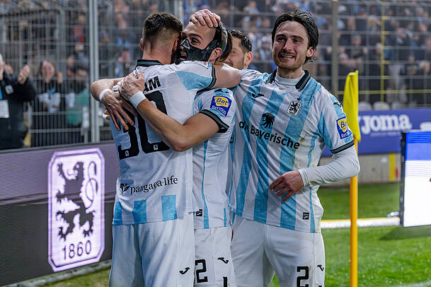 Die L&ouml;wen feierten gegen Aue den vierten Sieg in Folge.