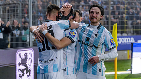 Die L&ouml;wen feierten gegen Aue den vierten Sieg in Folge.