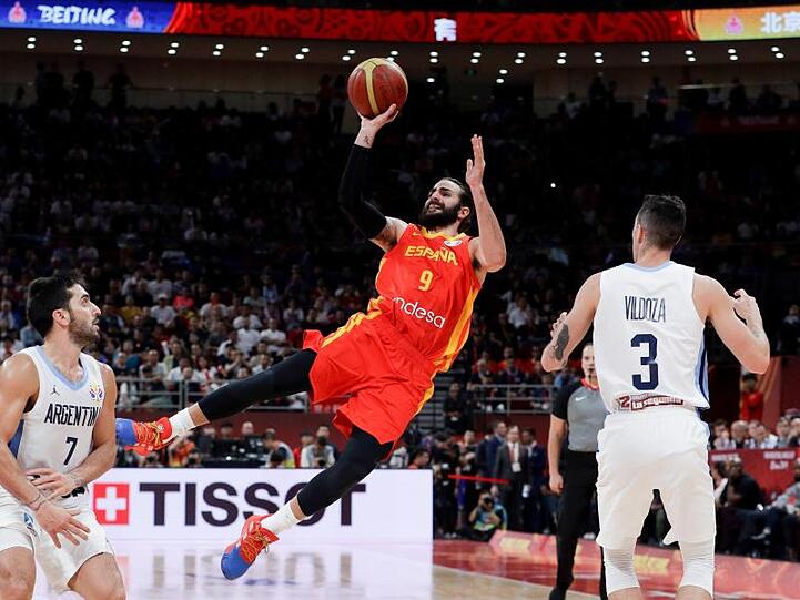 Bester Werfer im Finale der Basketball-WM: Spaniens Ricky Rubio (M) in Aktion.