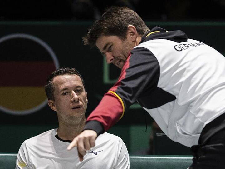 Haben das Davis-Cup-Viertelfinale im Blick: Teamkapitän Michael Kohlmann (r) und Philipp Kohlschreiber.