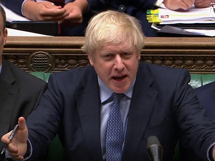 Boris Johnson während einer Fragerunde im britischen Parlament.
