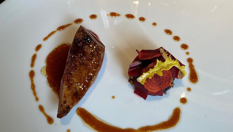 Taube, Blutwurst, Rote Bete.