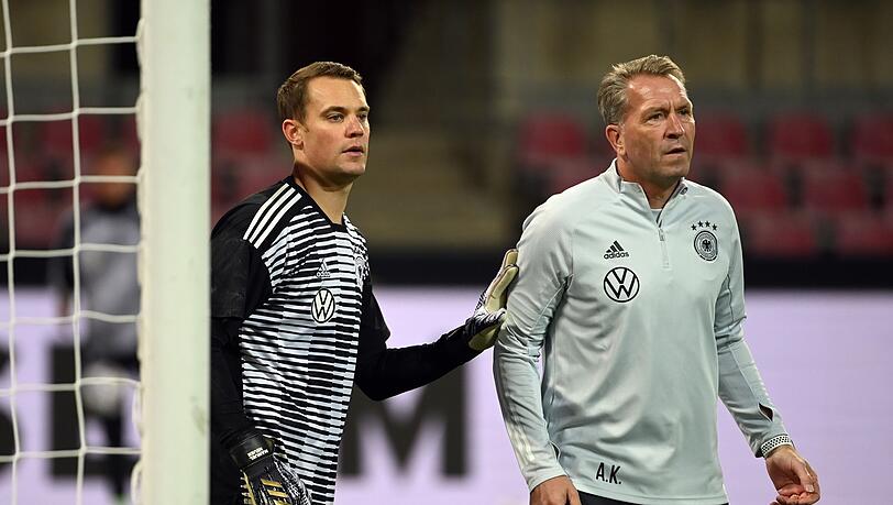 Manuel Neuer (l) und Andreas K&ouml;pke sind Vertraute. (Archivbild)