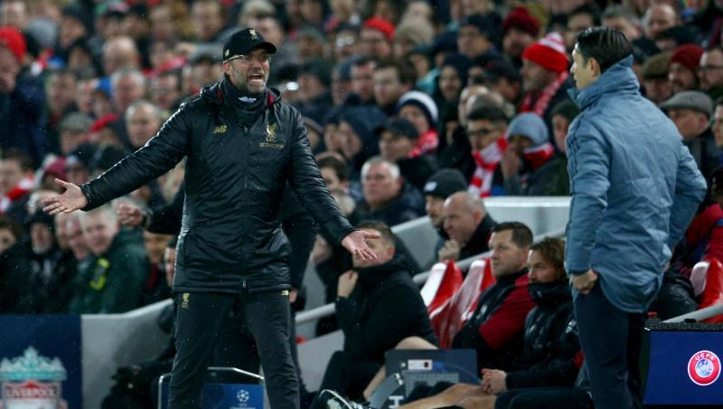Trainer Jürgen Klopp von Liverpool gestikuliert an der Seitenlinie neben Trainer Niko Kovac von München. Foto: Dave Thompson Trainer Jürgen Klopp von Liverpool gestikuliert an der Seitenlinie neben Trainer Niko Kovac von München. Foto: Dave Thompson