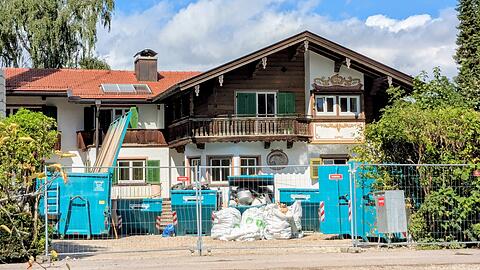 Auf der Sch&ouml;nheitsfarm der legend&auml;ren Gertraud Gruber in Rottach-Egern sind die Bautrupps anger&uuml;ckt. Zehn Monate wird dort renoviert und modernisiert.