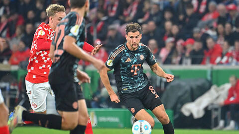 Leon Goretzka durfte gegen Mainz mal wieder in der Innenverteidigung ran.