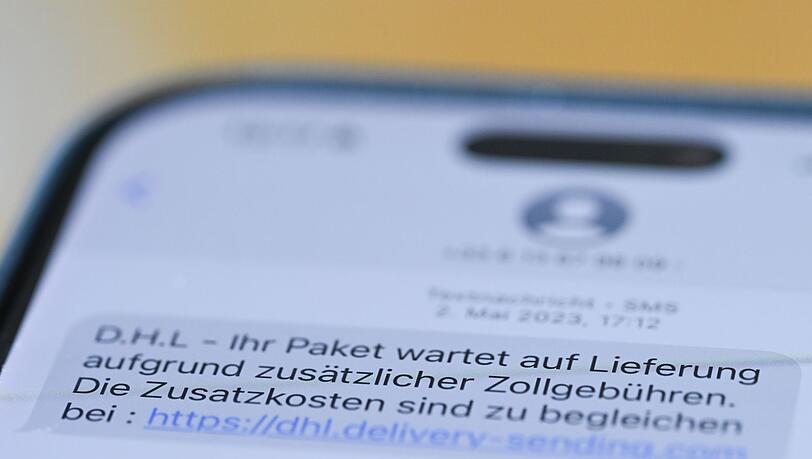 Auch jüngere Onliner fallen vergleichsweise leicht auf Betrugsmaschen im Netz herein. (Archivbild)