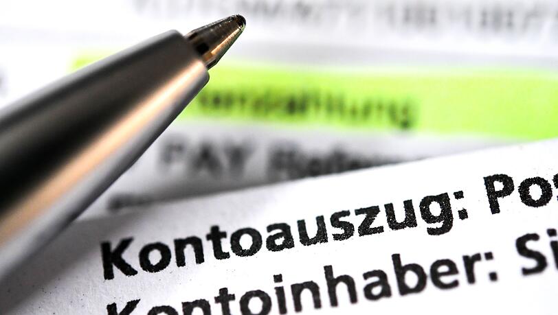 Besonders viel Geb&uuml;hr m&uuml;ssen laut Verivox-Umfrage Sparkassen-Kunden zahlen. (Symbolbild)