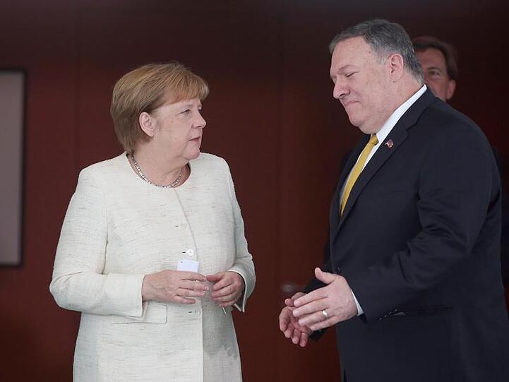 Angela Merkel (CDU) empfängt Mike Pompeo im Bundeskanzleramt.