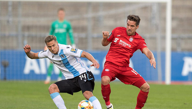 Maximilian Welzmüller (r.) fiebert dem Derby entgegen. (Archivbild)