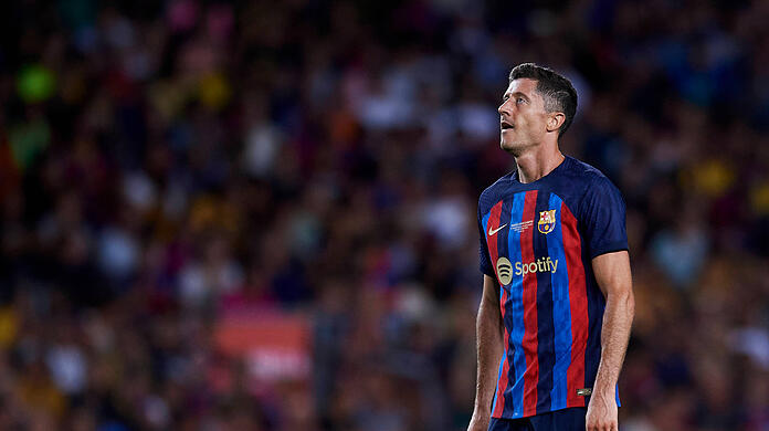 Ist noch nicht für den FC Barcelona spielberechtigt: Robert Lewandowski.