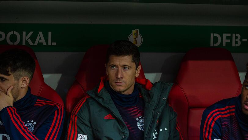 Die Saison 2018/19 war für Robert Lewandowski (m.) eine eher durchwachsene. Danach folgte jedoch das Triple und zwei Weltfußballer-Titel. Die Saison 2018/19 war für Robert Lewandowski (m.) eine eher durchwachsene. Danach folgte jedoch das Triple und zwei Weltfußballer-Titel.