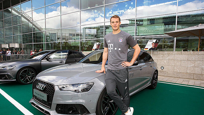 Manuel Neuer: RS 6 Avant 4.0 TFSI quattro tiptronic performance in Nardograu. Manuel Neuer: RS 6 Avant 4.0 TFSI quattro tiptronic performance in Nardograu.