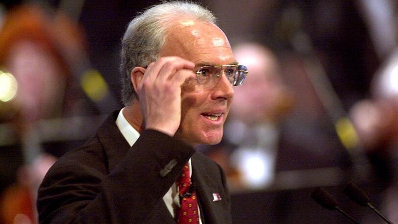 Würde Hansi Flick am liebsten für eine halbe Ewigkeit verpflichten: Bayern-Legende Franz Beckenbauer.