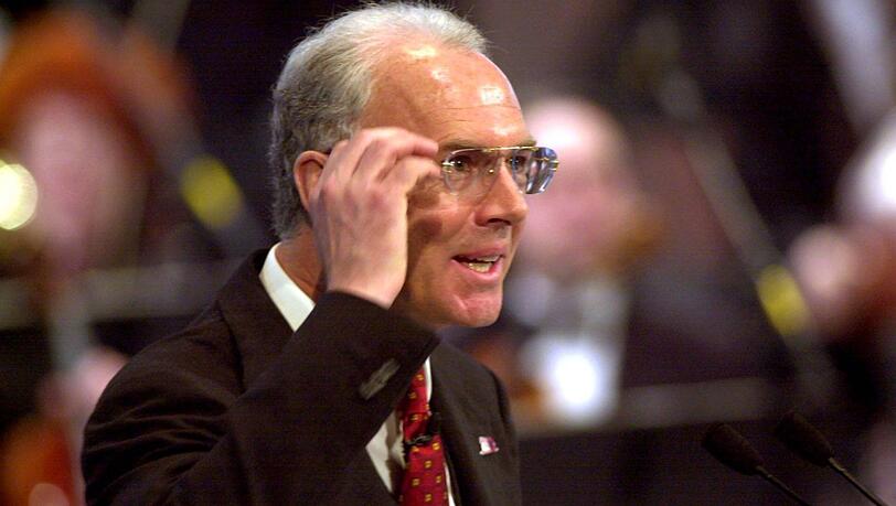 Würde Hansi Flick am liebsten für eine halbe Ewigkeit verpflichten: Bayern-Legende Franz Beckenbauer. Würde Hansi Flick am liebsten für eine halbe Ewigkeit verpflichten: Bayern-Legende Franz Beckenbauer.