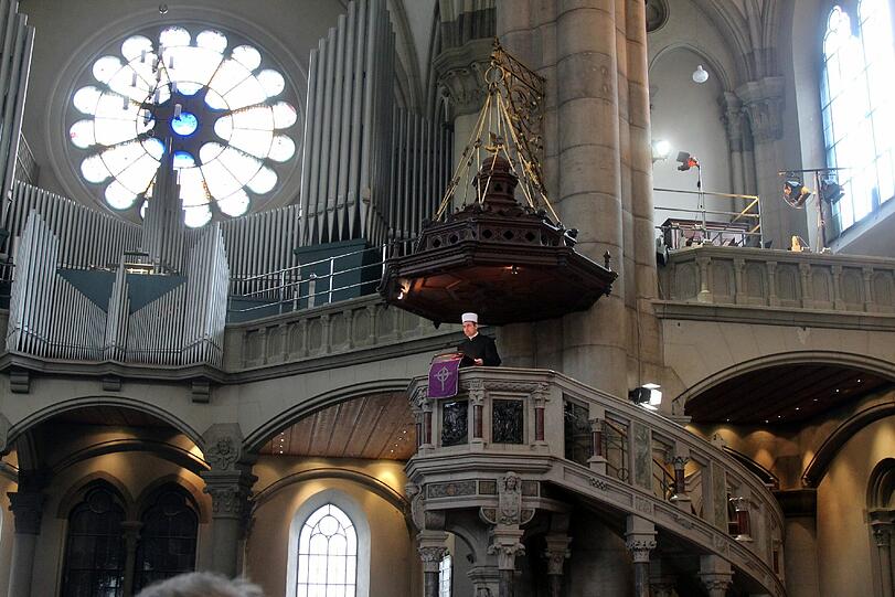Benjamin Idriz in St. Lukas.