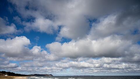 Neben den Alpen sind auch Nord- und Ostsee beliebte Reiseziele &uuml;ber Ostern. (Archivbild)