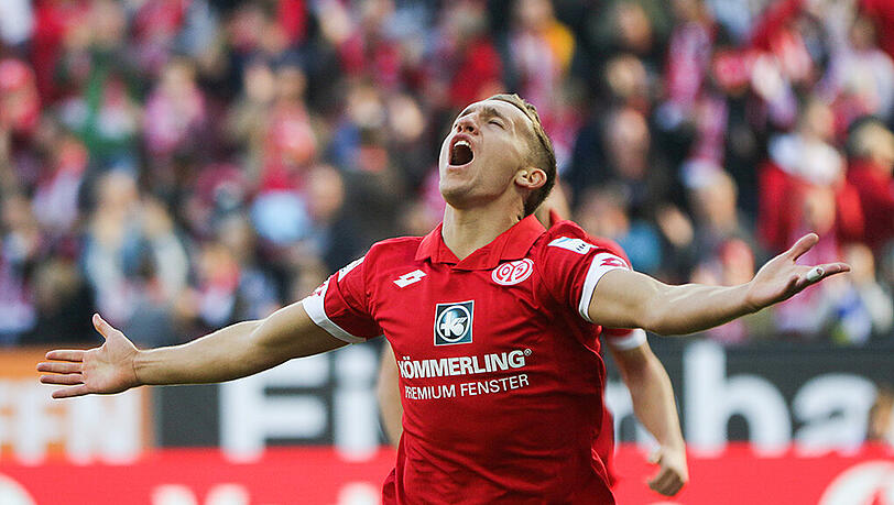 Der Mainzer Pablo De Blasis bejubelt seinen Treffer zum 1:0. gegen den SV Darmstadt 98. Der Mainzer Pablo De Blasis bejubelt seinen Treffer zum 1:0. gegen den SV Darmstadt 98.