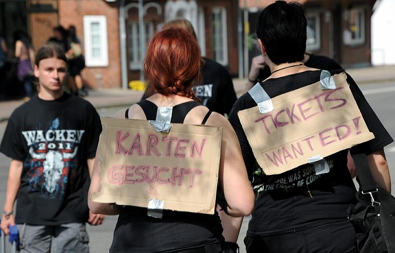 Und wer keins der 75 000 Tickets ergattern konnte, der hofft bis zuletzt auf Restkarten.