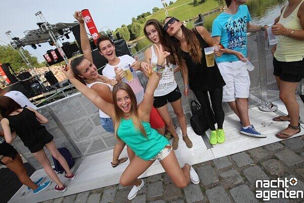 Im Olympiapark stieg eine riesige Open-Air-Party, bei der auch Scooter auftraten. Mehr Bilder vom "Münchner Sommernachtstraum" unter:  www.nachtagenten.de