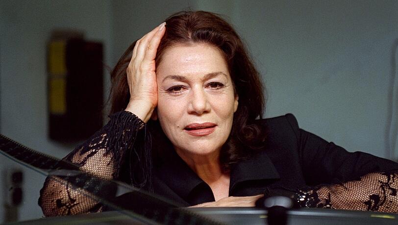 Die Schauspielerin Hannelore Elsner schaut dem Fotografen in die Kamera. Am 21. April 2019 starb die Schauspielerin. Die Schauspielerin Hannelore Elsner schaut dem Fotografen in die Kamera. Am 21. April 2019 starb die Schauspielerin.