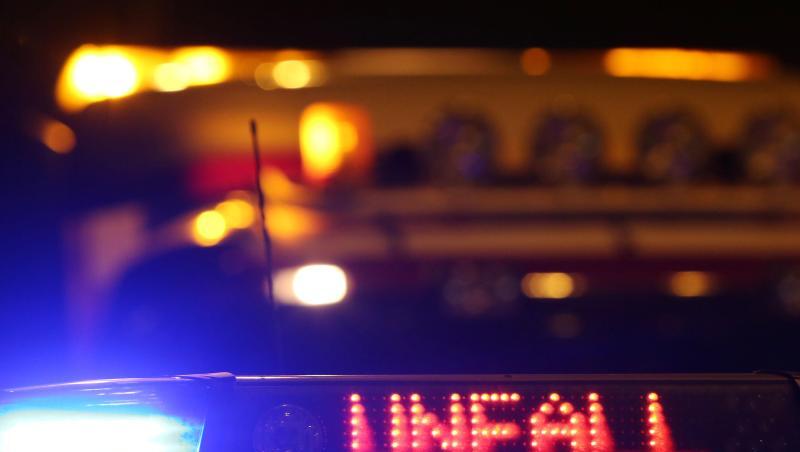 Ein Polizeiwagen steht mit Blaulicht an einer Unfallstelle. Foto: picture alliance / dpa / Symbolbild Ein Polizeiwagen steht mit Blaulicht an einer Unfallstelle. Foto: picture alliance / dpa / Symbolbild