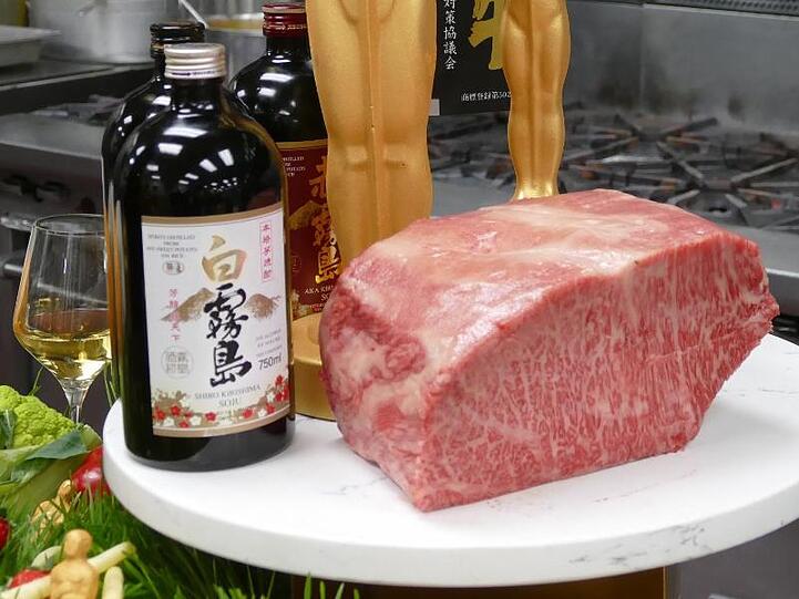 Wagyu-Rindfleisch aus Japan gehört auch zur Verköstigung.