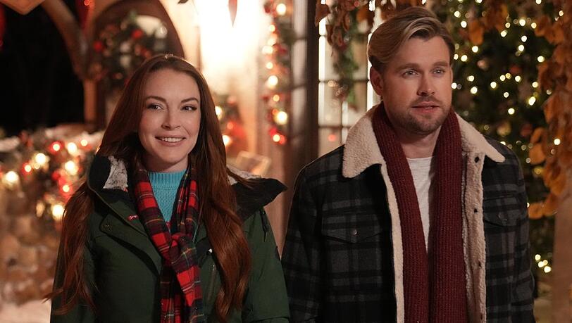 Lindsay Lohan mit Chord Overstreet in "Falling for Christmas".
