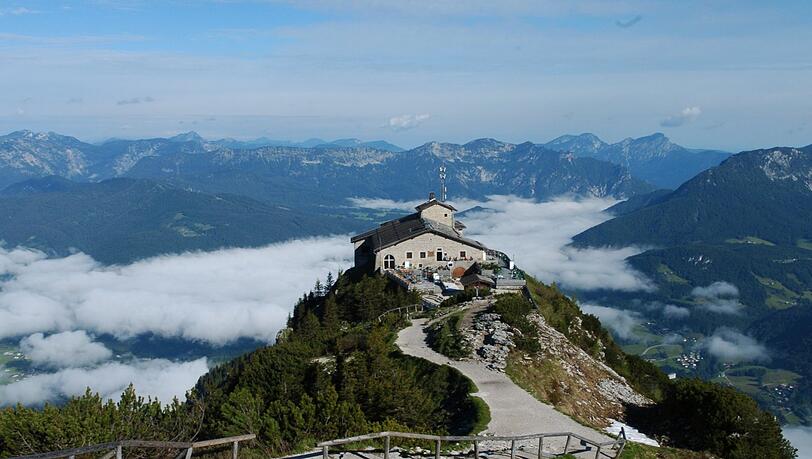 Idyllisch liegt das einstige "Teehaus Hitlers" in den Bergen Berchtesgadens: das Kehlsteinhaus. Es zieht auch Anhänger der rechten Szene an.