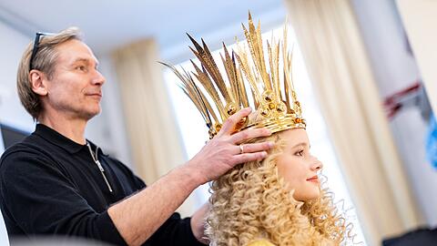 Anprobe: die Krone passt.