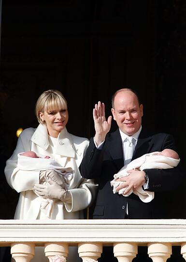 Fürst Albert und Charlene von Monaco präsentieren am Mittwoch ihre Zwillinge Gabriella und Jacques