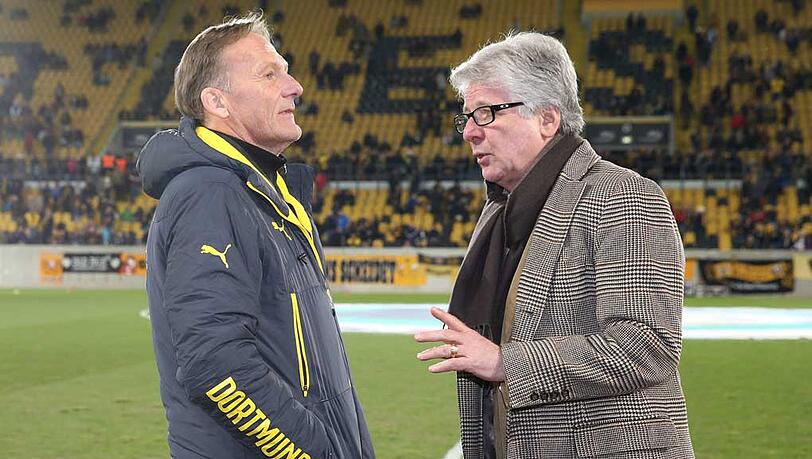Reporter Marcel Reif (r.) im Gespräch mit BVB-Geschäftsführer Hans-Joachim Watzke. Reporter Marcel Reif (r.) im Gespräch mit BVB-Geschäftsführer Hans-Joachim Watzke.