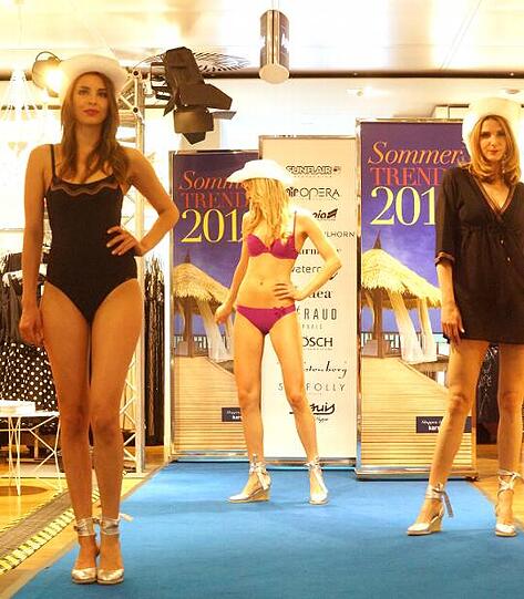 Die Trends am Strand 2014: Die Bilder von der Beachmodenschau bei Karstadt.