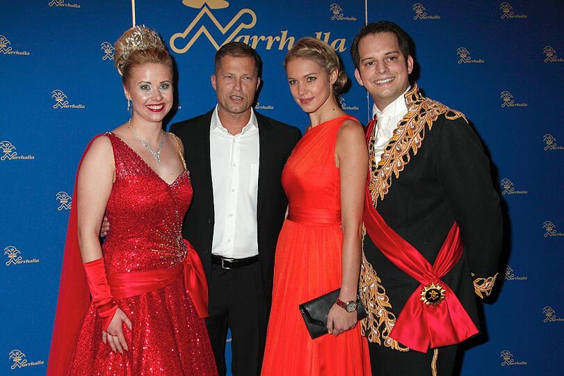 Der Filmstar und der Faschingsprinz: Til Schweiger mit Freundin Svenja Holtmann und das Faschingsprinzenpaar Astrid I. und Manuel I. Narrhalla