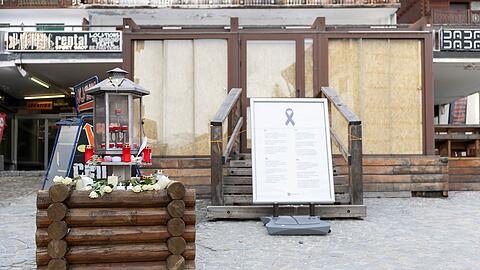 Nach der Brandkatastrophe in Crans-Montana wird Pyrotechnik in &ouml;ffentlich zug&auml;nglichen R&auml;umen in der Schweiz verboten. (Archivbild)