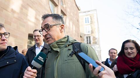 Cem &Ouml;zdemir (Gr&uuml;ne) hat sich zum Ziel gesetzt, weiter voranzukommen.