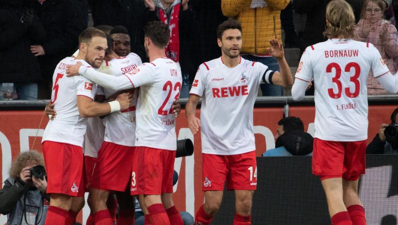 Die Kölner bejubeln das Tor zum 2:0 von Jhon Cordoba (3.v.l). Die Kölner bejubeln das Tor zum 2:0 von Jhon Cordoba (3.v.l).