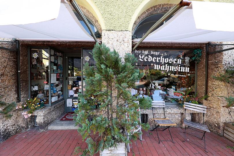 Ein Geschäft für buntes Allerlei in der Ladenstraße.