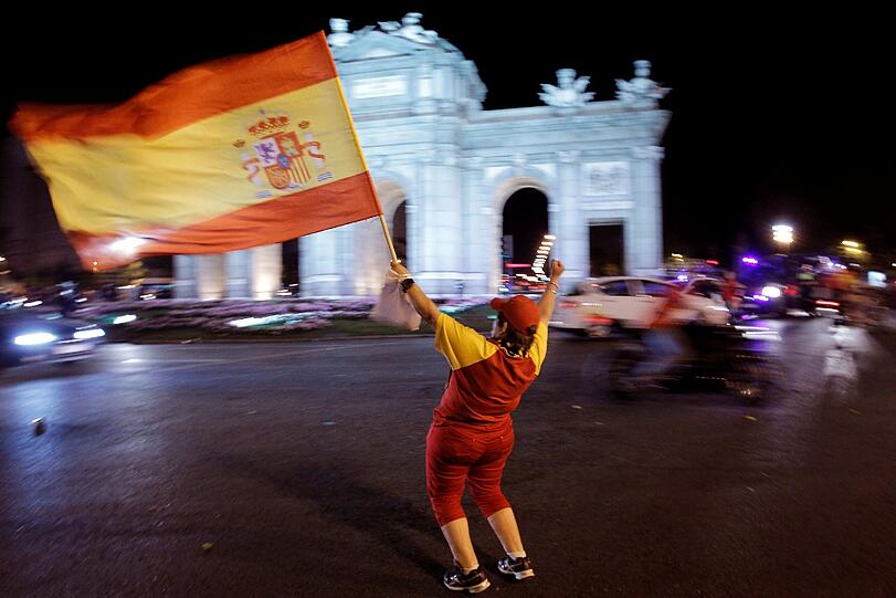 In München und rund um die Welt feierten die Spanien-Fans nach dem EM-Sieg über Italien ausgelassen - die Anhänger der "Squadra Azzurra" hingegen trugen Trauer. Hier sehen Sie die Bilder.