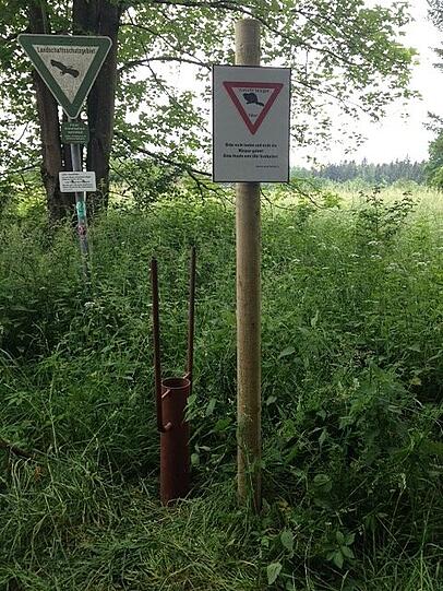 An der Würm bei stockdorf ließ das Landratsamt Starnberg deshalb fünf Warn-Schilder aufstellen.