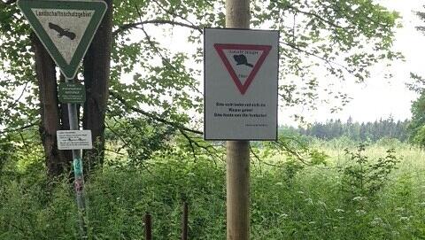An der Würm bei stockdorf ließ das Landratsamt Starnberg deshalb fünf Warn-Schilder aufstellen.