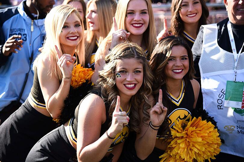 Der 50. Super Bowl zwischen den Denver Broncos und den Carolina Panthers steht an: In unserer Bilderstrecke zeigen wir schonmal die Cheerleader der NFL. Viel Spaß beim Durchklicken!