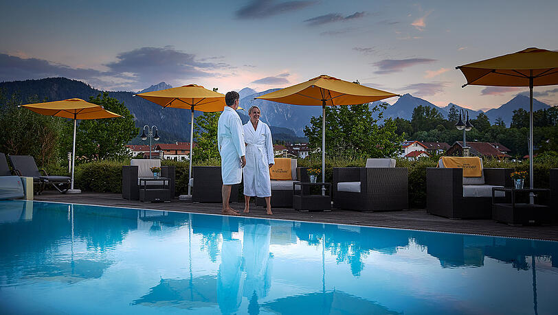 Auszeit und Erholung mit Blick auf die Alpen.