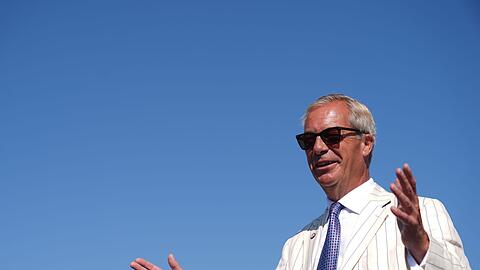 Brexit-Vork&auml;mpfer Nigel Farage kehrt wieder ins Parlament zur&uuml;ck.
