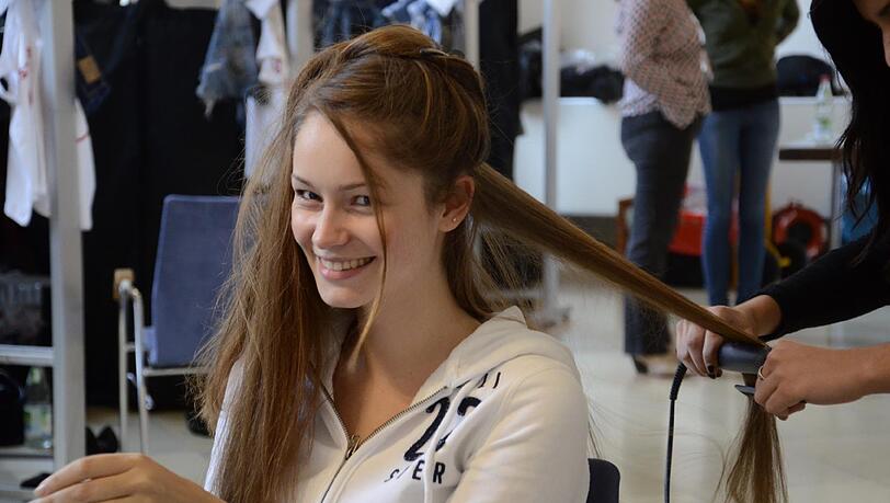 Sarah, die spätere Zweitplatzierte, kurz vor dem Finale 2013. Sarah, die spätere Zweitplatzierte, kurz vor dem Finale 2013.