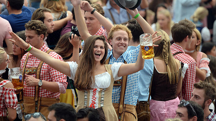 Gute Stimmung auf der Wiesn – heuer ohne den Party-Hit "Layla" (Archivbild)