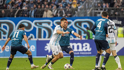 In einer umk&auml;mpften Partie gelingt keinem der beiden Teams ein Tor.