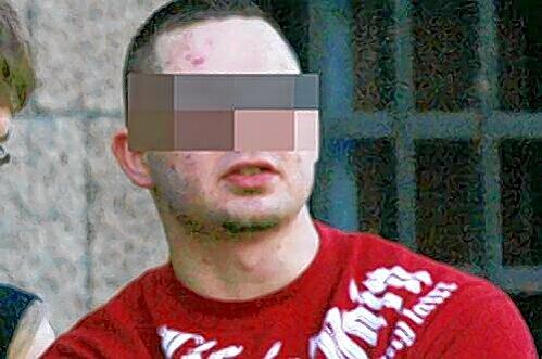 Der Täter: Peter R. (24) stellte sich einen Tag nach seiner Prügel-Attacke selbst der Polizei. Er ist seit Jahren als Neo-Nazi bekannt.